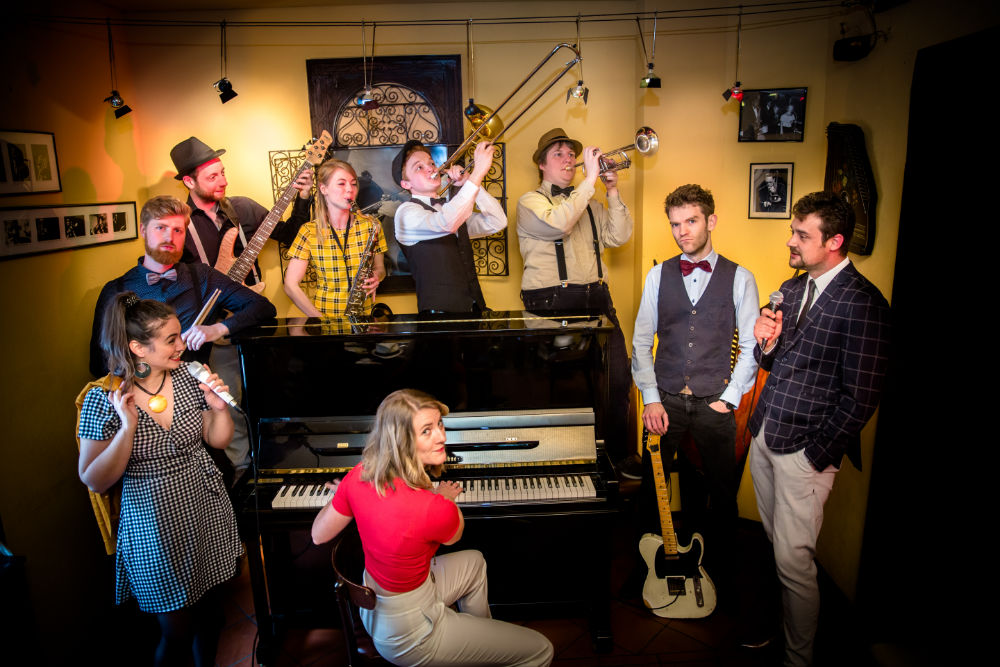 Künstleragentur Scala - Two Words Love - Funk and Soul Eventband